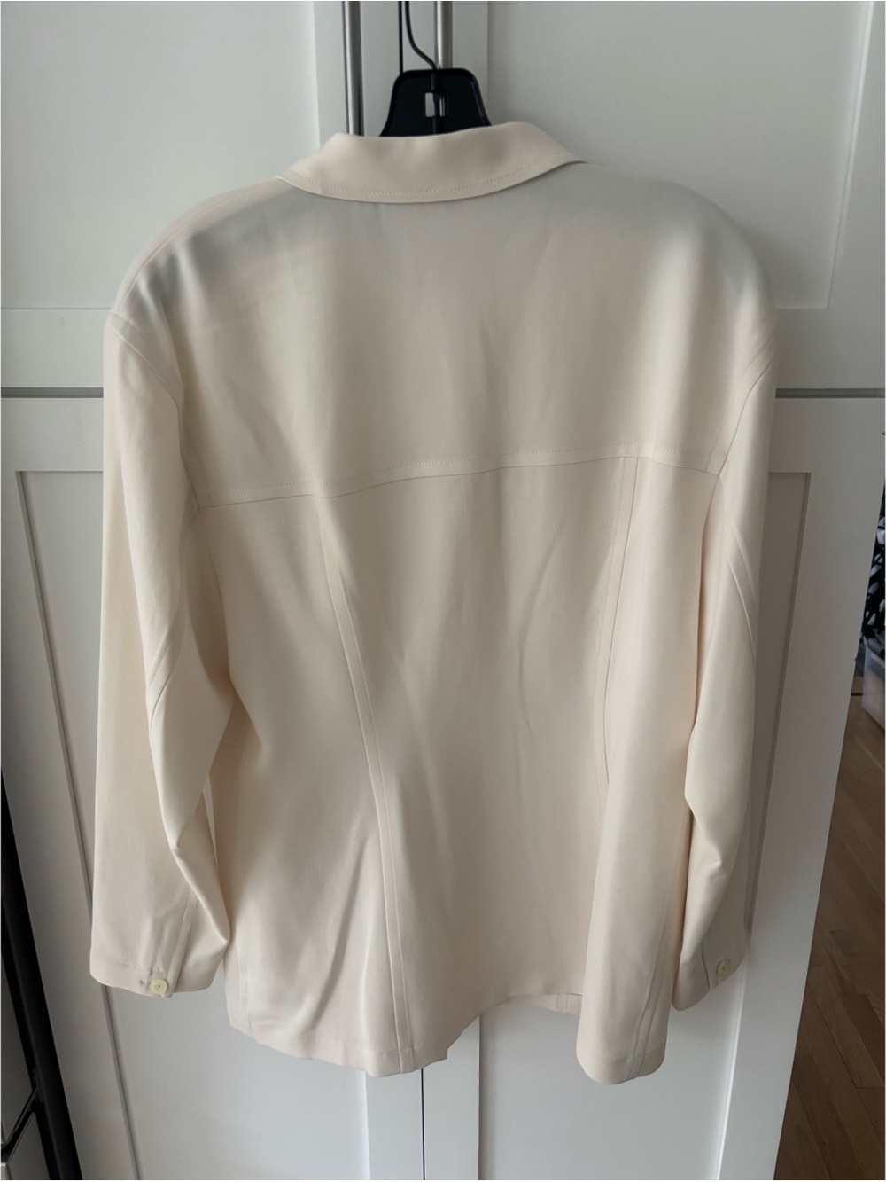 NWT Theory Sculpted Seam Shirt in Admiral Crepe - Picture 3 of 3